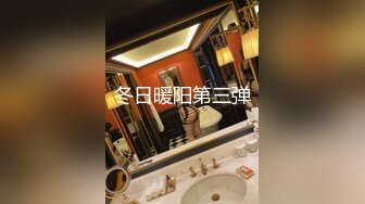 B哥探花秀约了个粉衣苗条少妇啪啪，舔背乳推口交沙发上后入抽插猛操